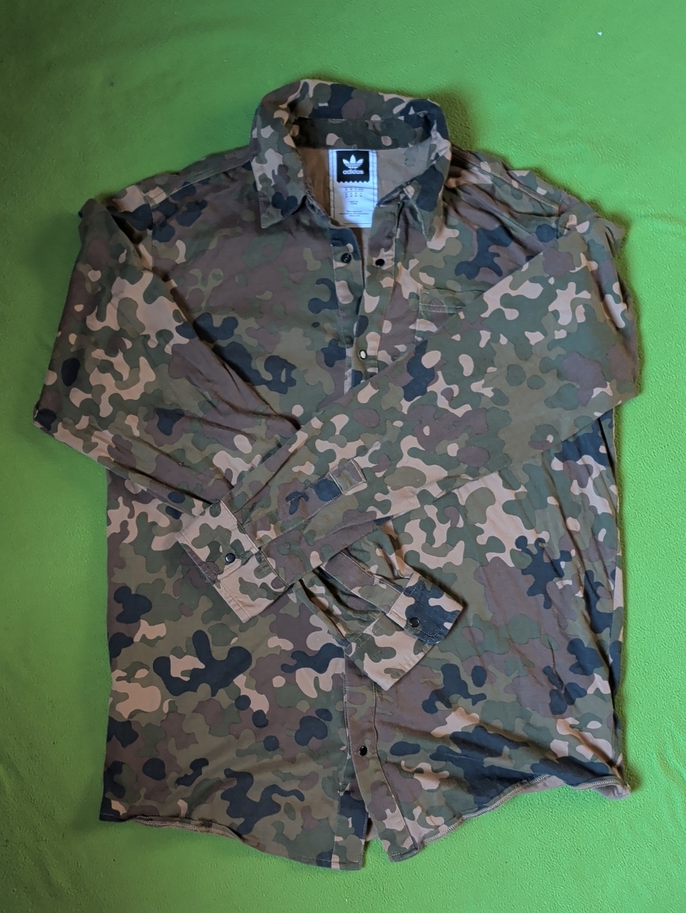 adidas Men's Camouflage Button-Up Shirt - Green/Brown/Black CE4691 Medium Size